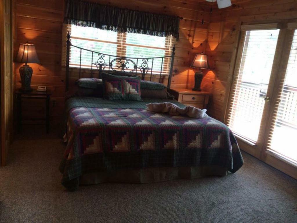 Spacious Party Hut Near Attractions McCookville Exterior photo