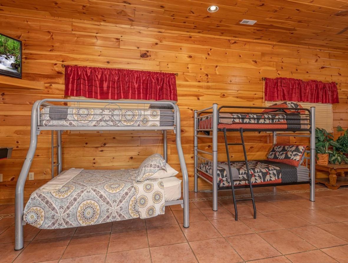 Spacious Party Hut Near Attractions McCookville Exterior photo